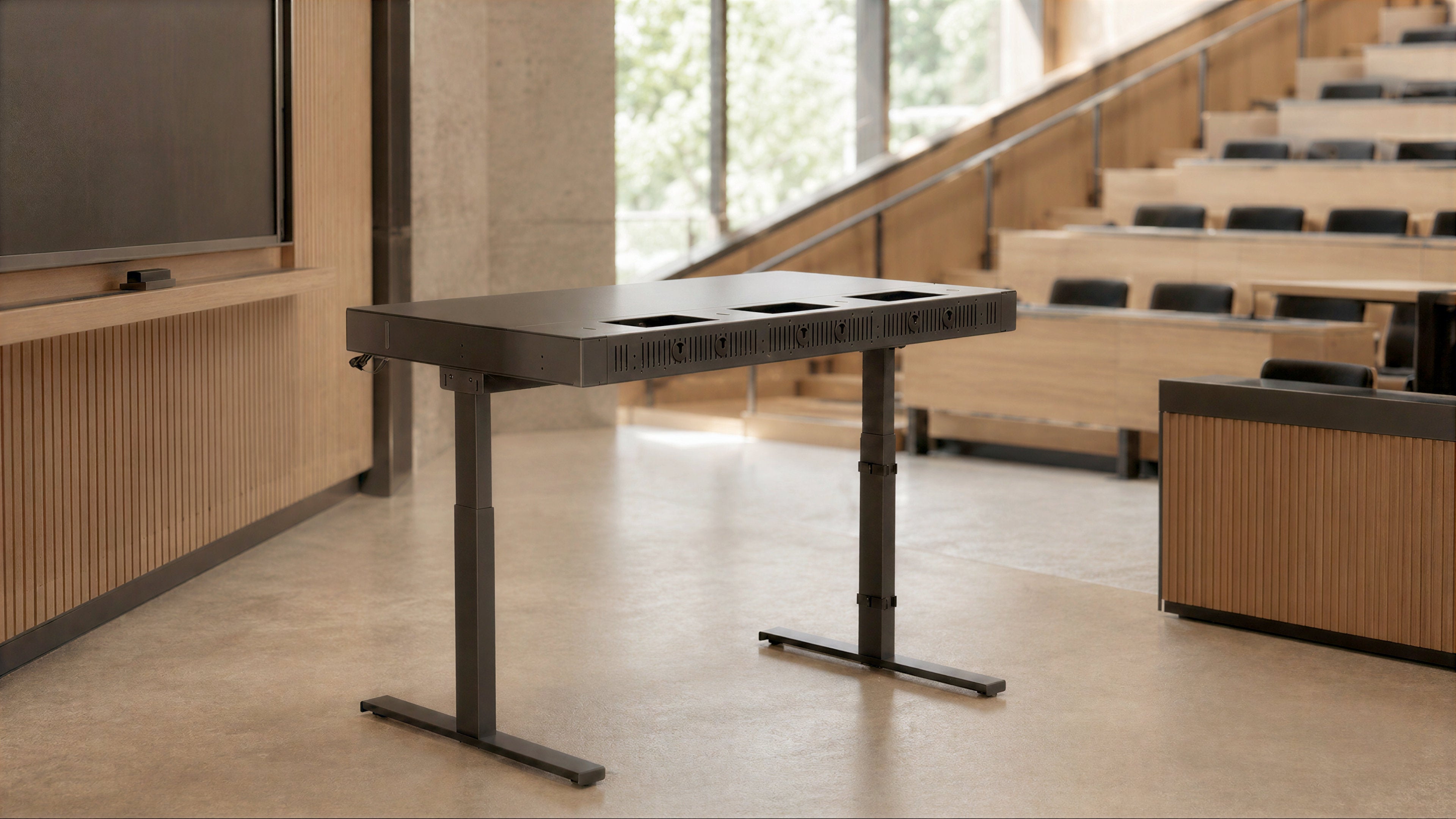 Height-Adjustable & ADA Compliant Lectern for Instructors | Heckler
