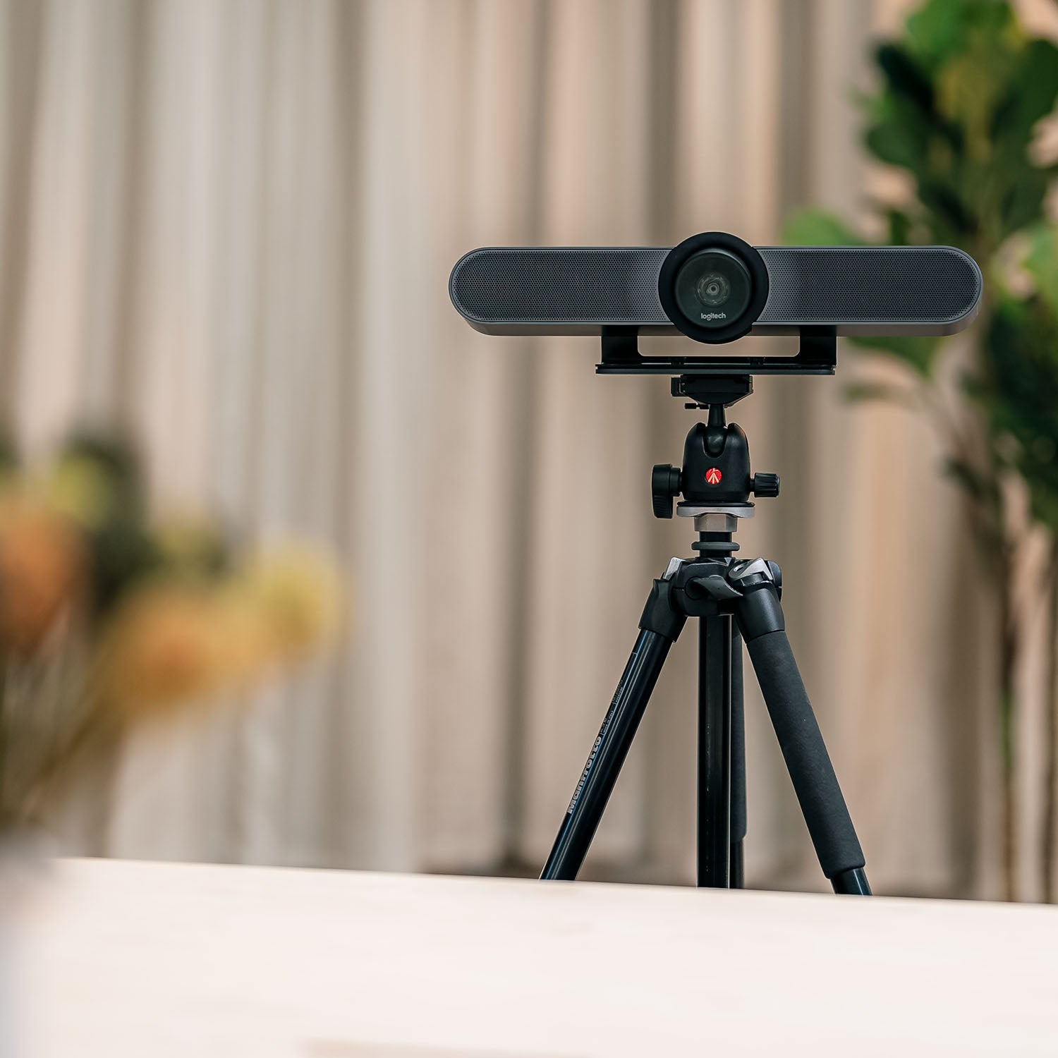 Heckler Tripod Mount for Logitech MeetUp — powdercoated steel adapter, front view"